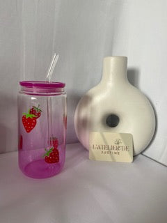 Verre personnalisé avec couvercle et paille : Fraises
