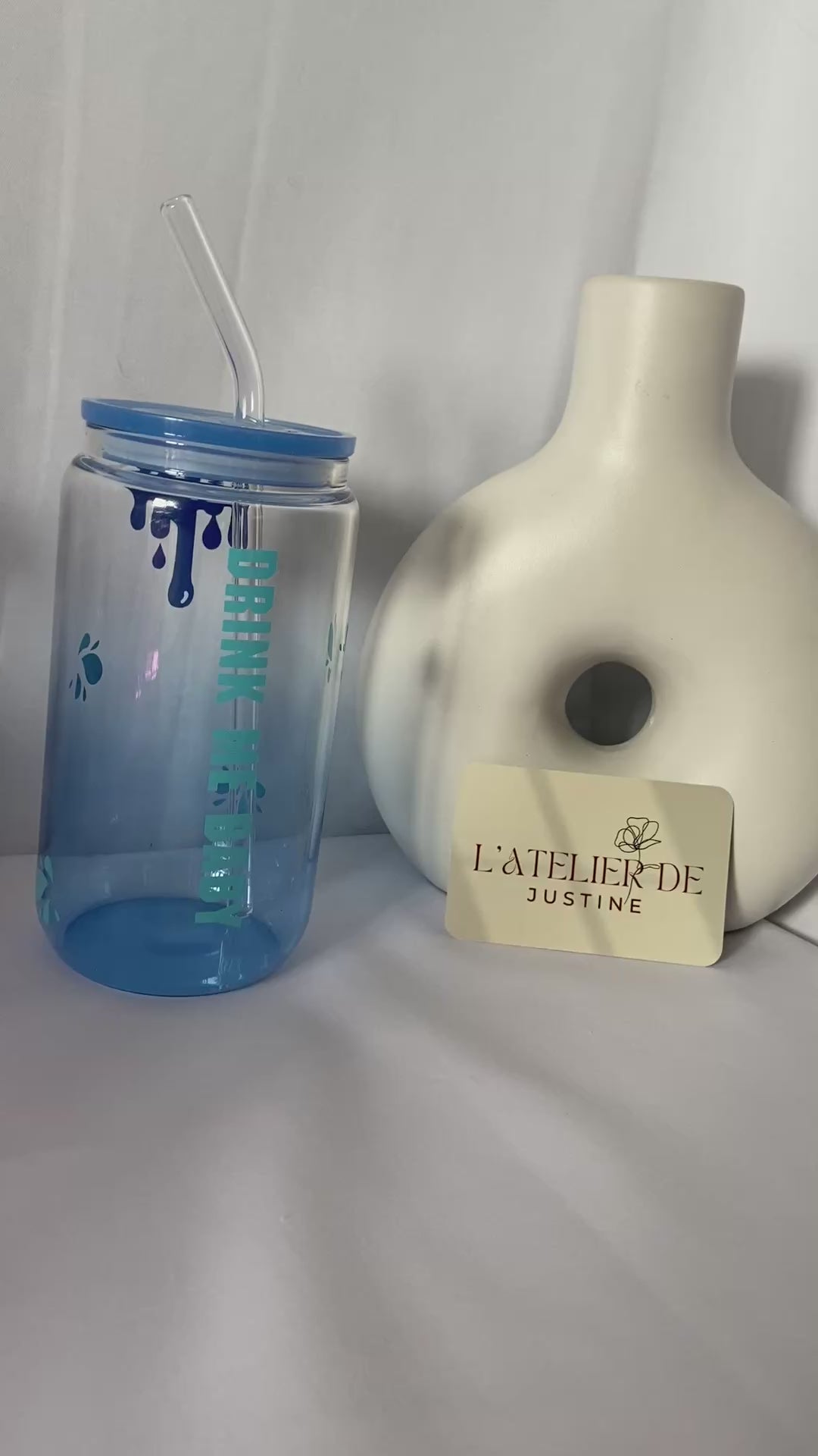 Verre personnalisé avec couvercle et paille : Drink Me